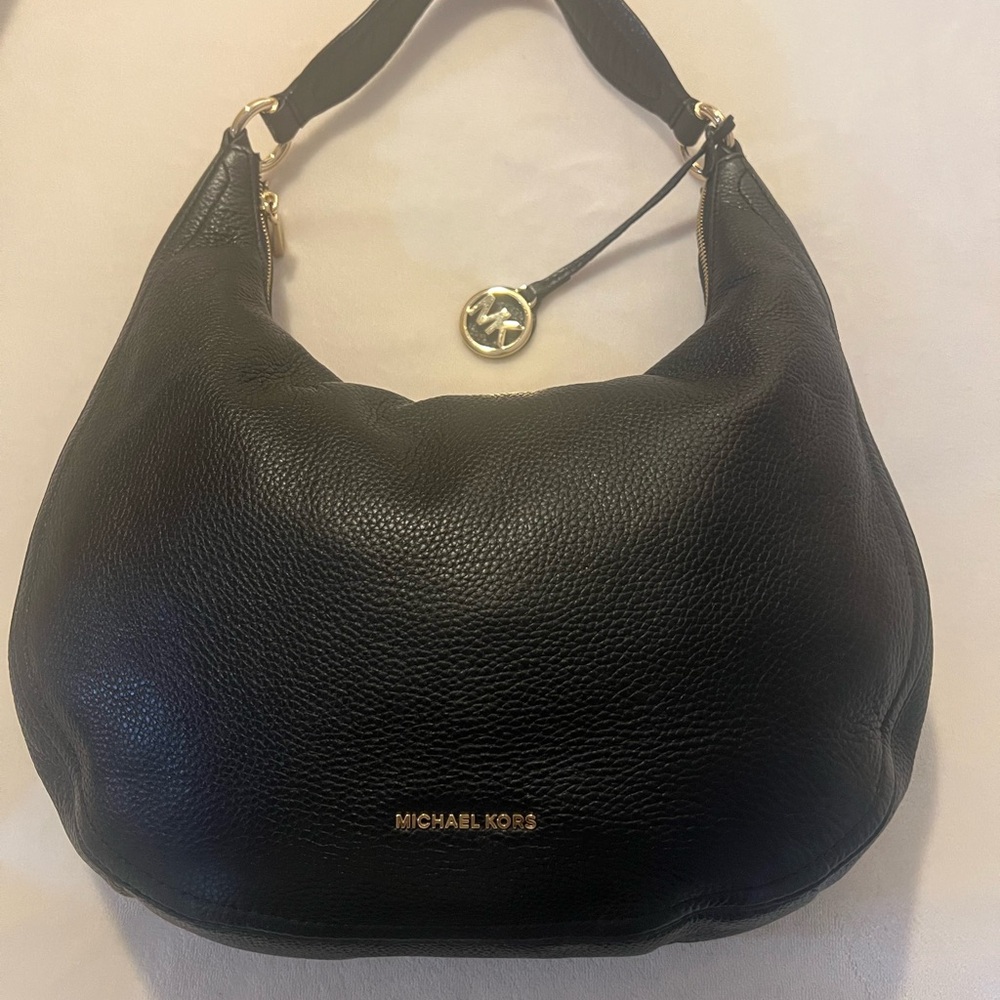 💚Michael Kors Black Leather Hobo Bag🩷